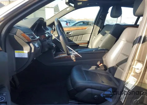 2011 Mercedes-Benz E 350 4Matic z USA, uszkodzony, nr VIN WDDHF8HB4BA464711